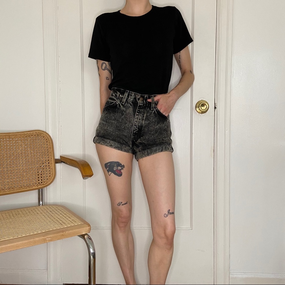 Vintage Levis 562 Orange Tab High Waist Wedgie Shorts Size 24